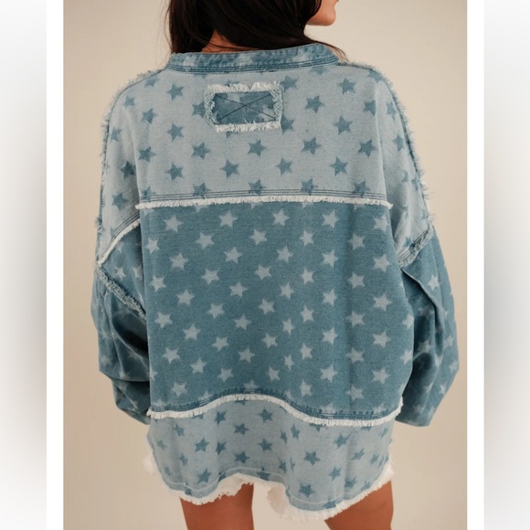 Oli & Hali Blue Star Print Blouse; Size L - Picture 3 of 12